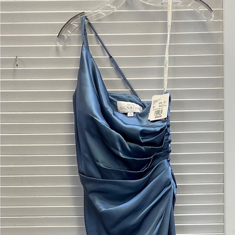 NWT - Size 6 David’s Bridal Galina Signature Steel
